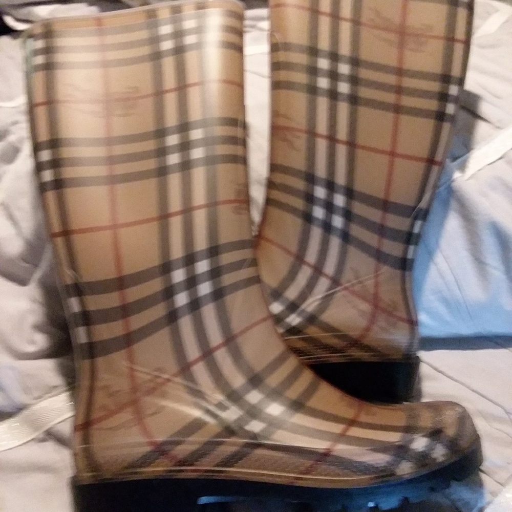 Brand New Burberry Rain Boots Classic Check